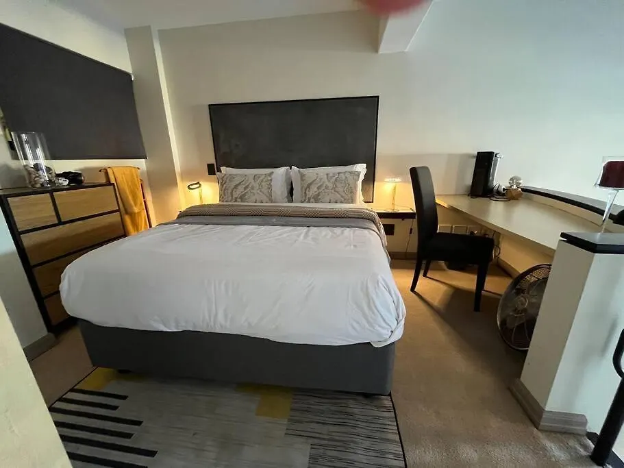 Apartment Beautiful City Haven 2Gyms With Pool & Parking Cape Town South Africa